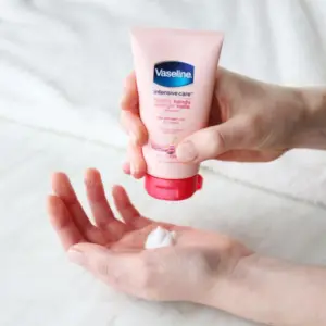 Vaseline Intensive Care Healthy Hands Stronger Nails 75ml - Image 5