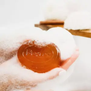 Pears Pure and Gentle Transparent Amber Soap with Natural Oils 2x100g - Image 2