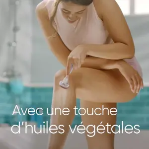 Gillette Venus Comfortglide Breeze Charger 4 Refills - Image 3